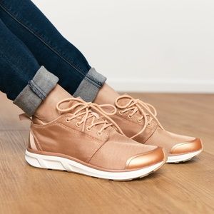 Brand New Rose-Gold Set Session Sneakers